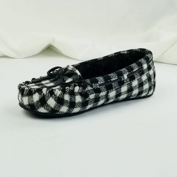 Minnetonka 6M Women's Black White Check Flannel Moccasin Faux Fur Slippers W/Bow - Picture 2 of 12